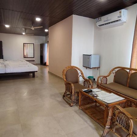 Kay'S Riverview Resort Бага Экстерьер фото